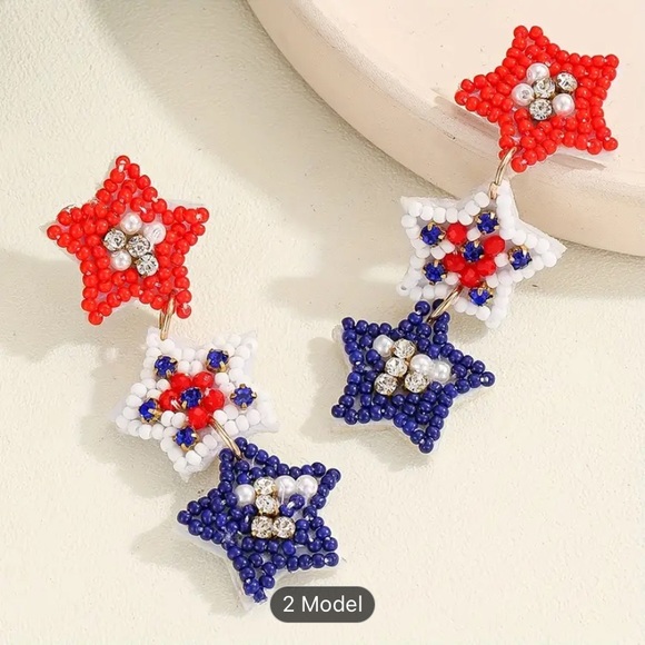 Triple star beaded patriotic dangle earrings USA flag colors 4th of July new - Picture 3 of 5